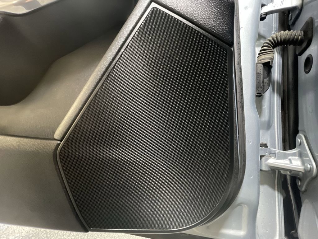 Used 2015 Mercedes-Benz GL 550 4MATIC image 25