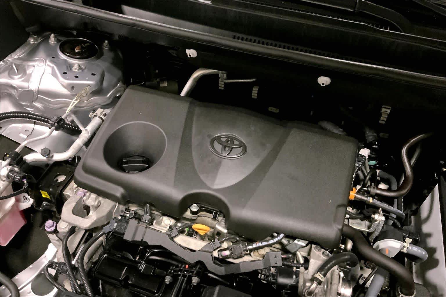 Used 2023 Toyota RAV4 LE AWD/4WD image 33