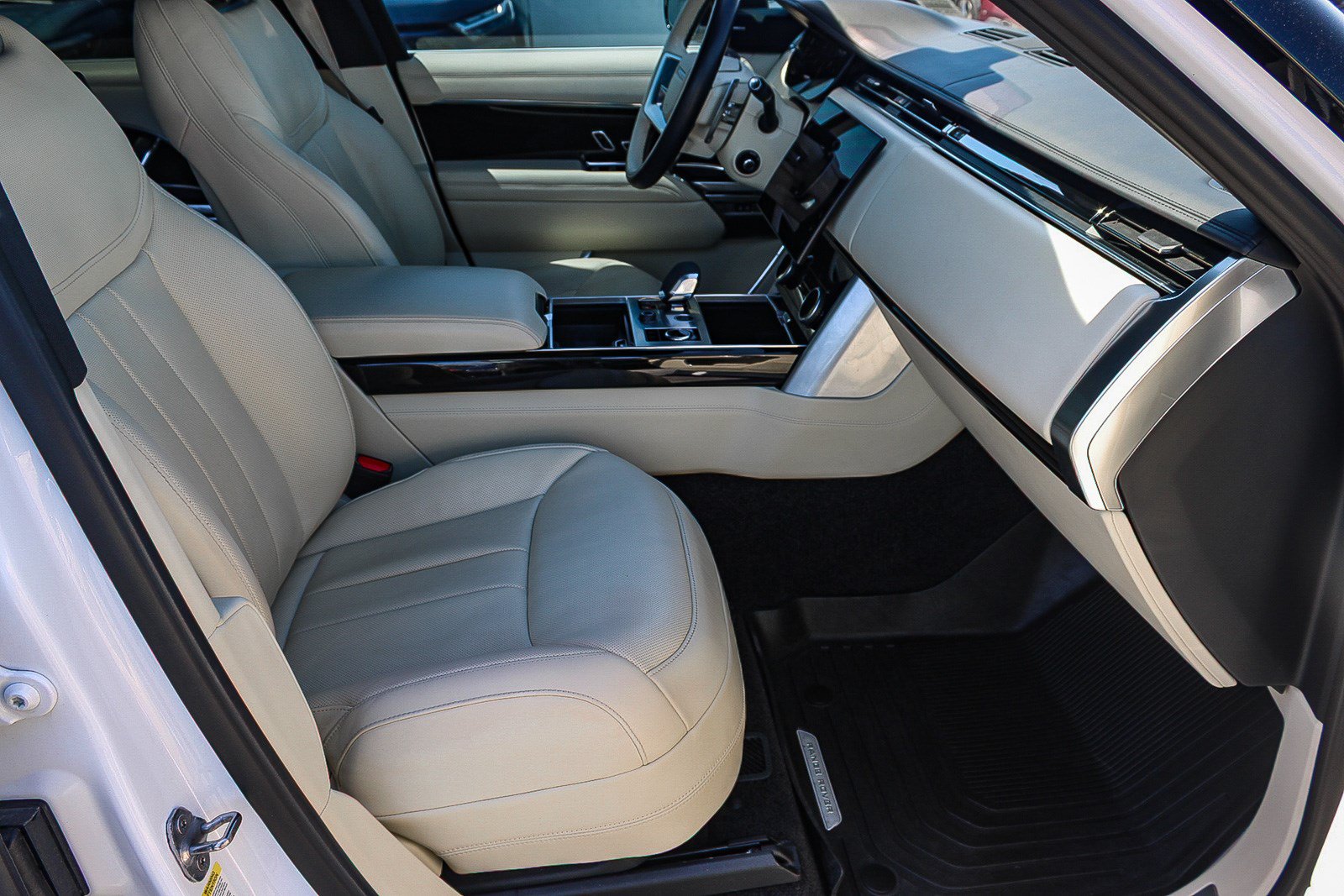 Used 2023 Land Rover Range Rover SE AWD/4WD image 17