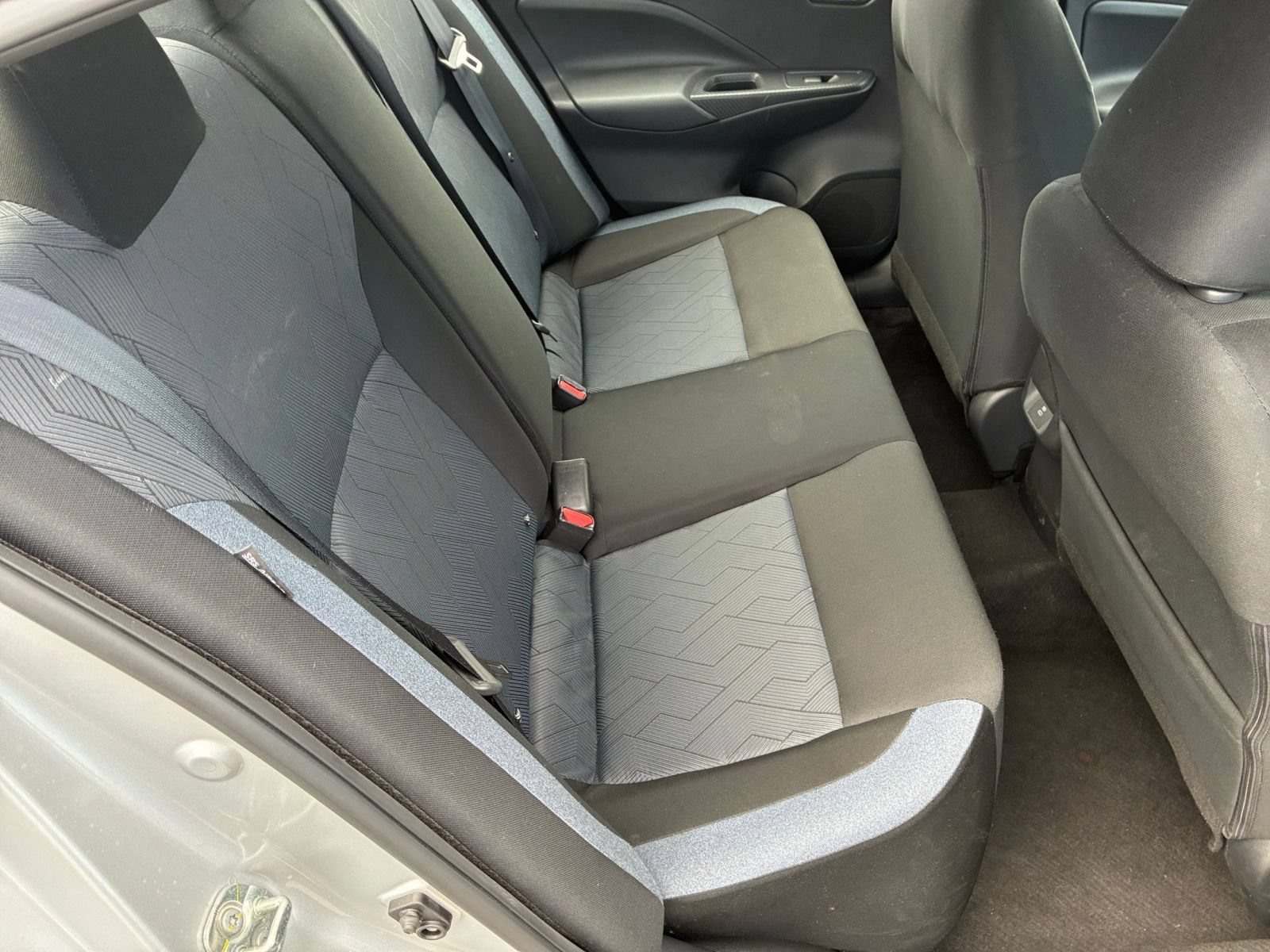 Used 2025 Nissan Versa SV FWD image 36