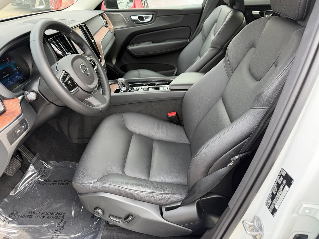 Certified 2024 Volvo XC60 T8 Plus w/ Protection Package Premier AWD/4WD image 3