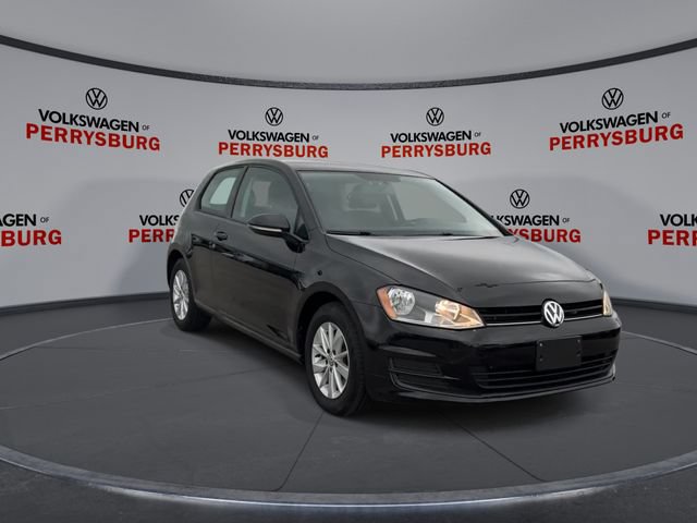 Used 2016 Volkswagen Golf 2-Door FWD image 2