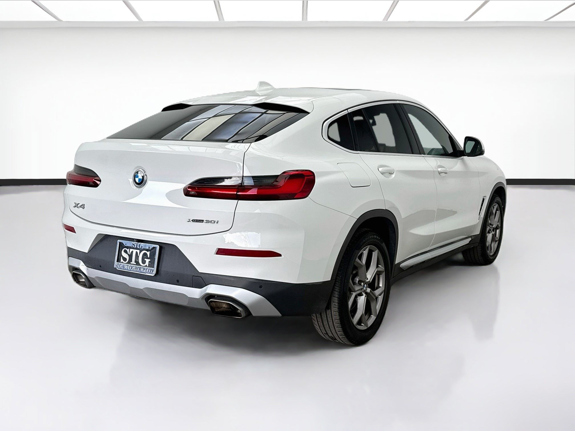 Used 2022 BMW X4 xDrive30i w/ Convenience Package AWD/4WD image 4