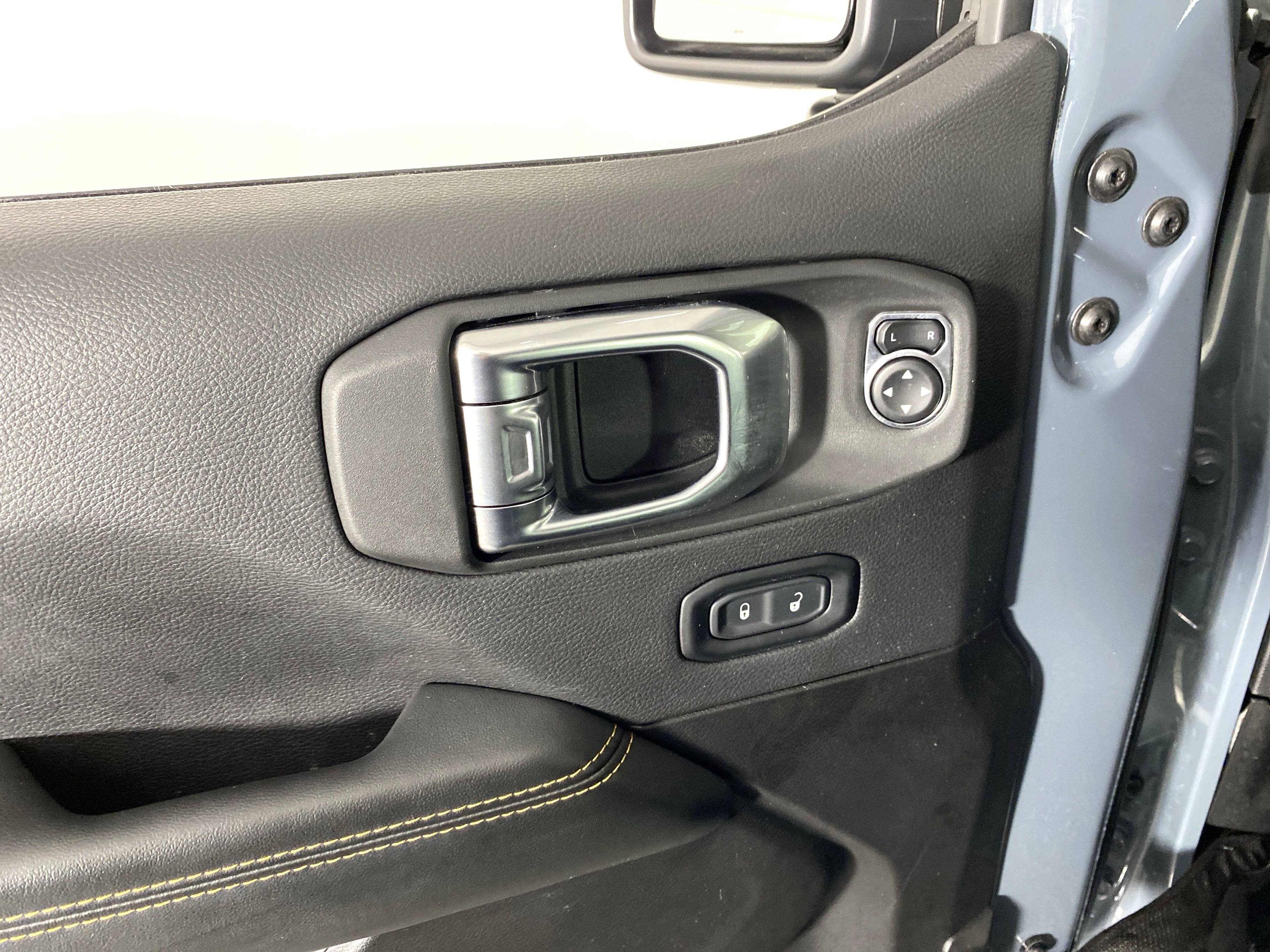 Used 2025 Jeep Wrangler Sahara w/ Safety Group image 14