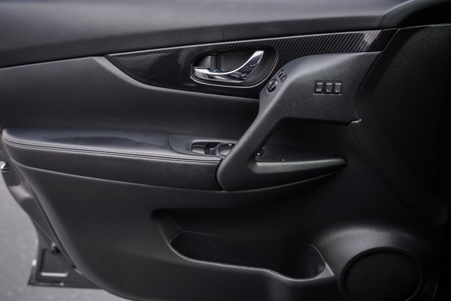 Used 2020 Nissan Rogue SL FWD image 34