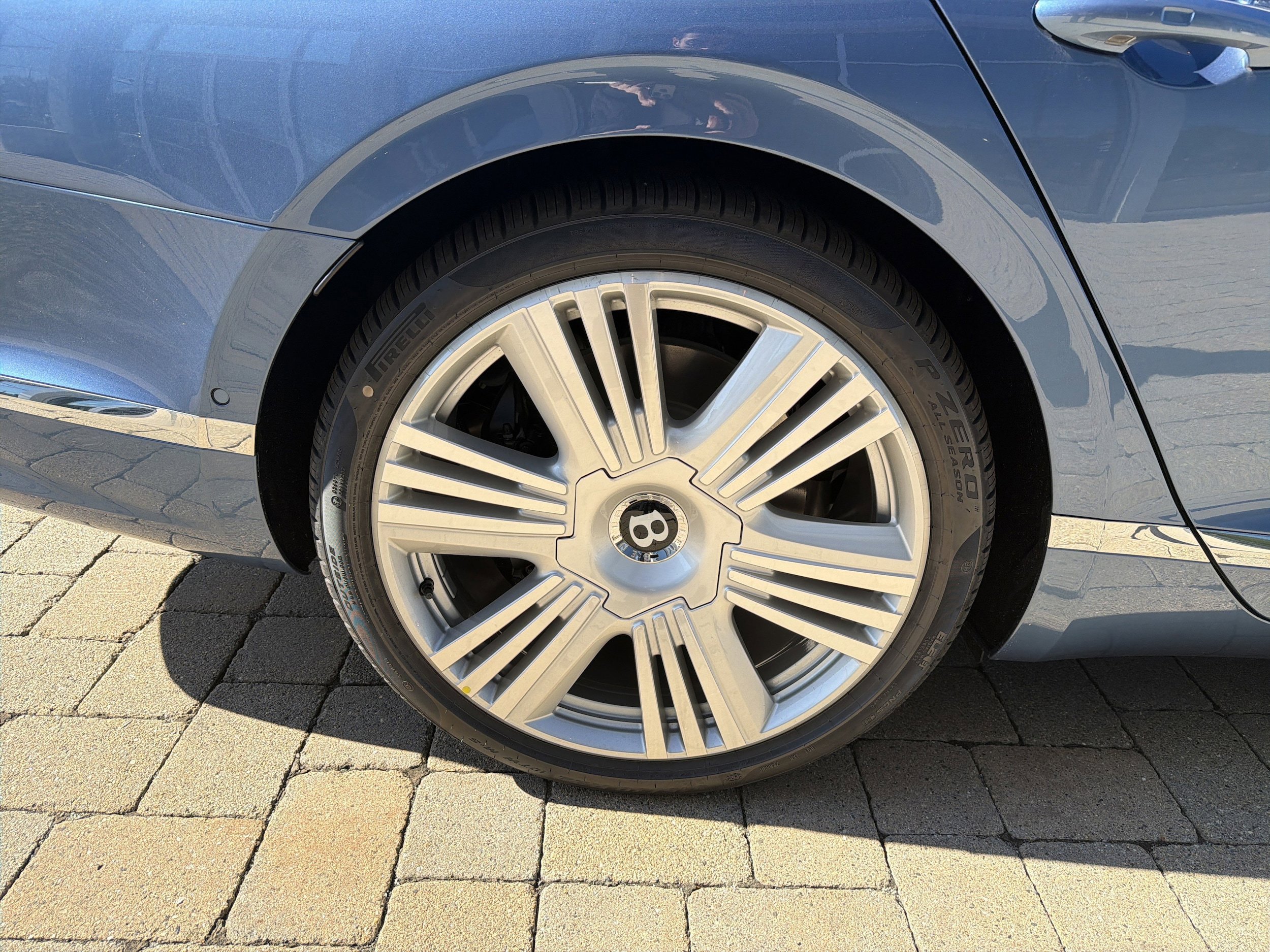 New 2026 Bentley Flying Spur Plug-In Hybrid AWD/4WD image 30