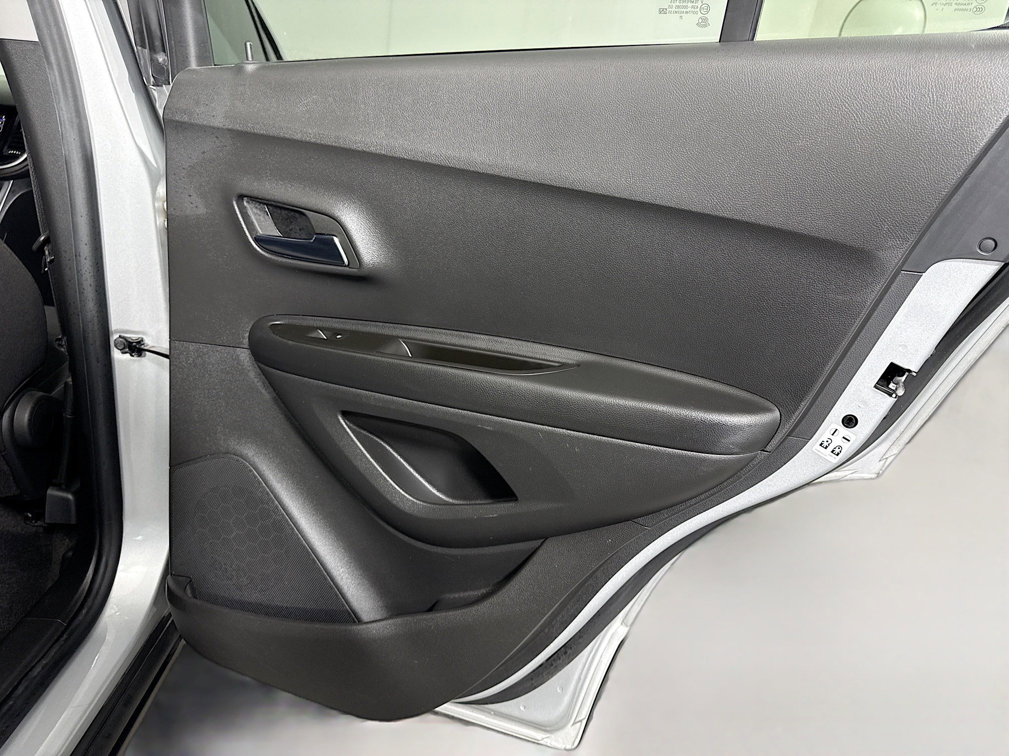 Used 2022 Chevrolet Trax LS w/ Tint and Cruise Package image 27