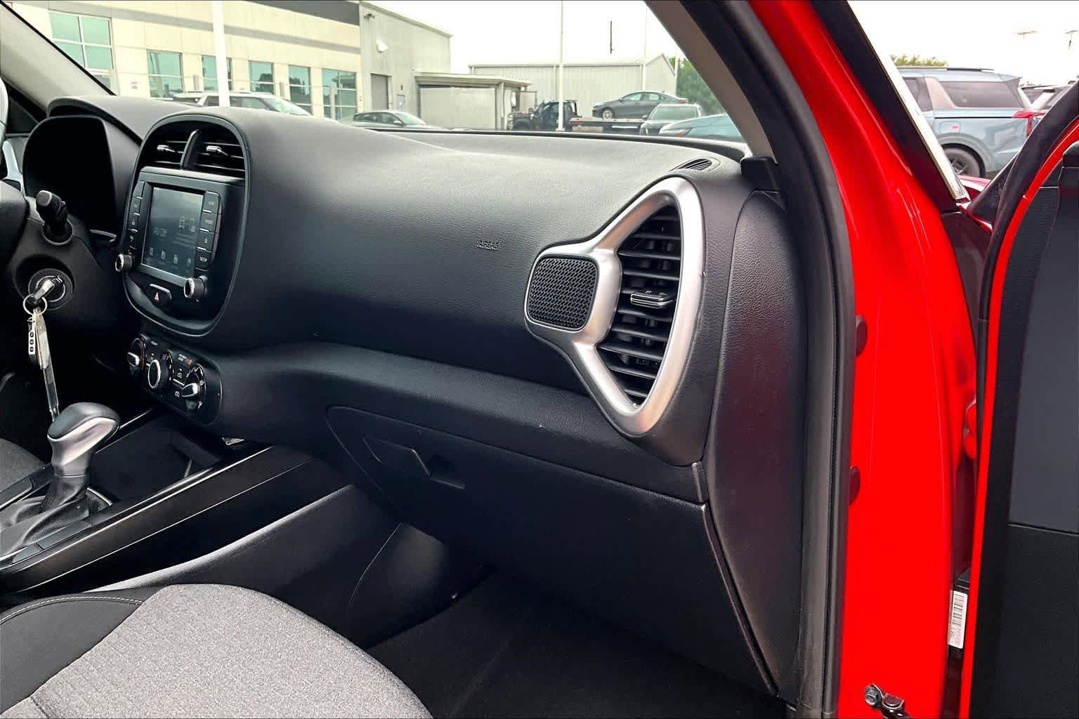 Used 2021 Kia Soul GT-Line FWD image 17