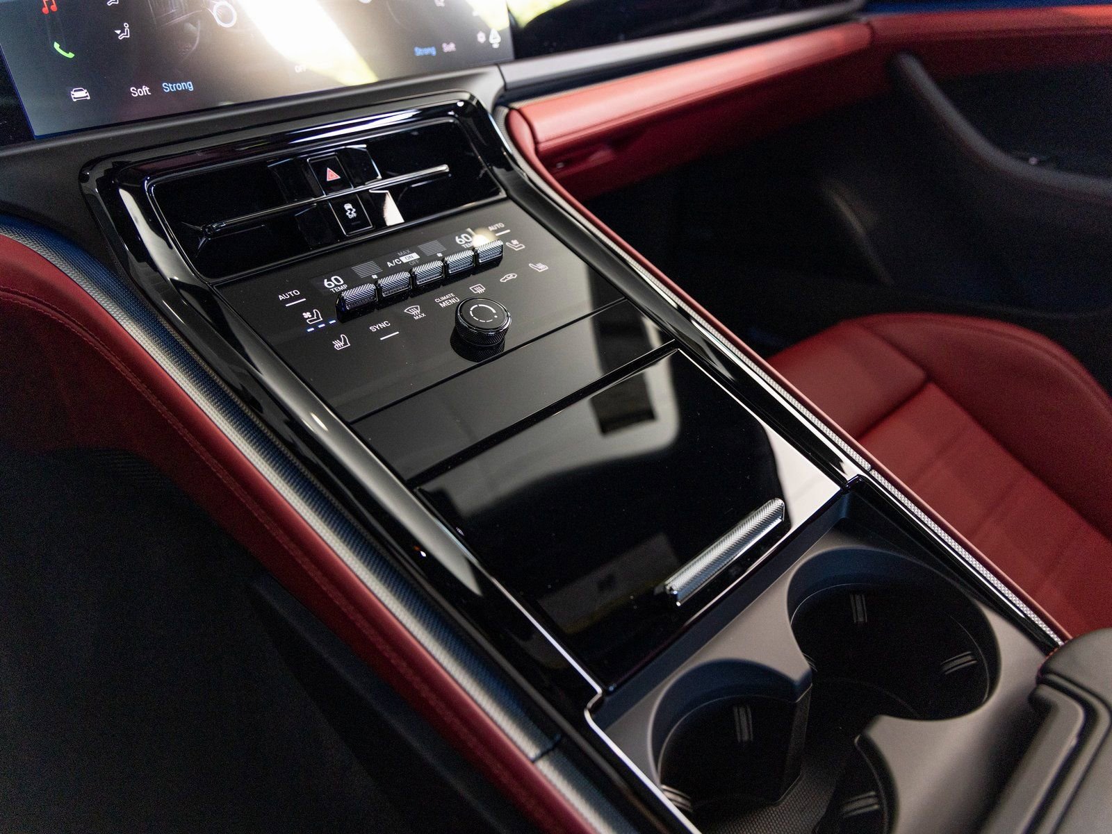 Used 2025 Porsche Panamera 4 image 18