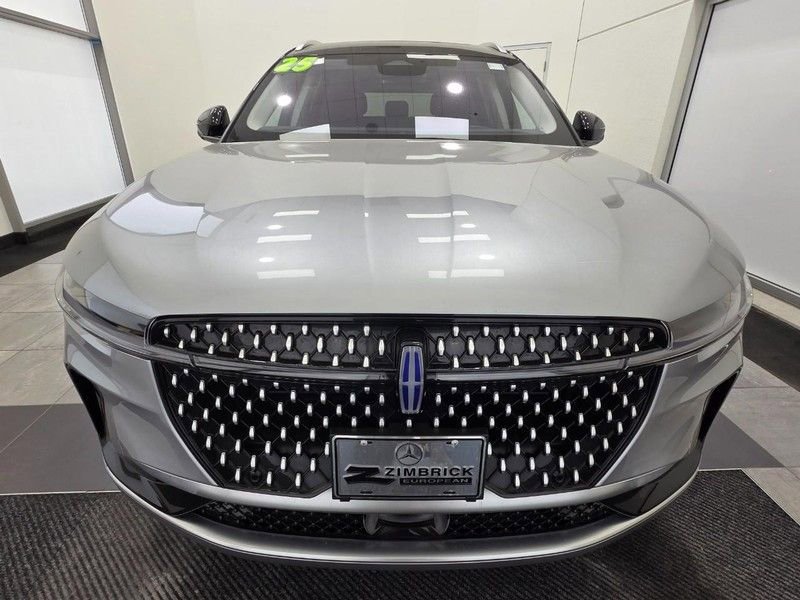 Used 2025 Lincoln Nautilus Reserve AWD/4WD image 7