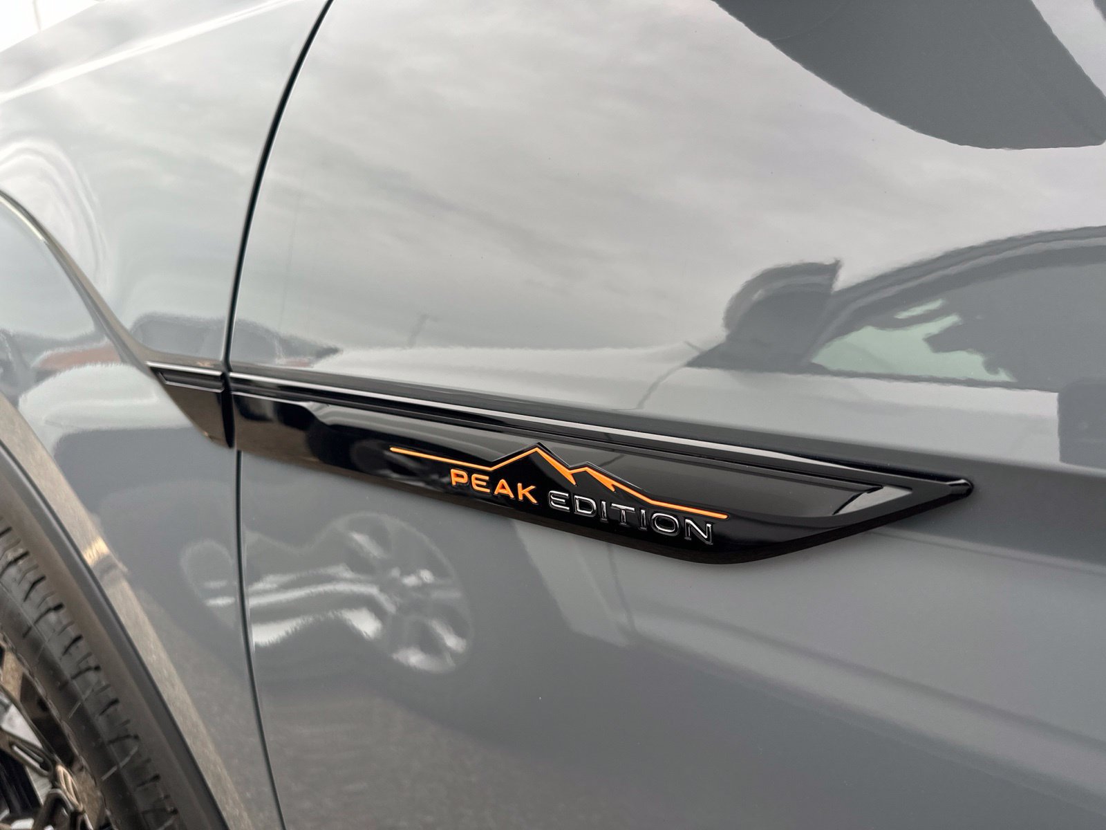Certified 2026 Volkswagen Atlas Peak Edition AWD/4WD image 12