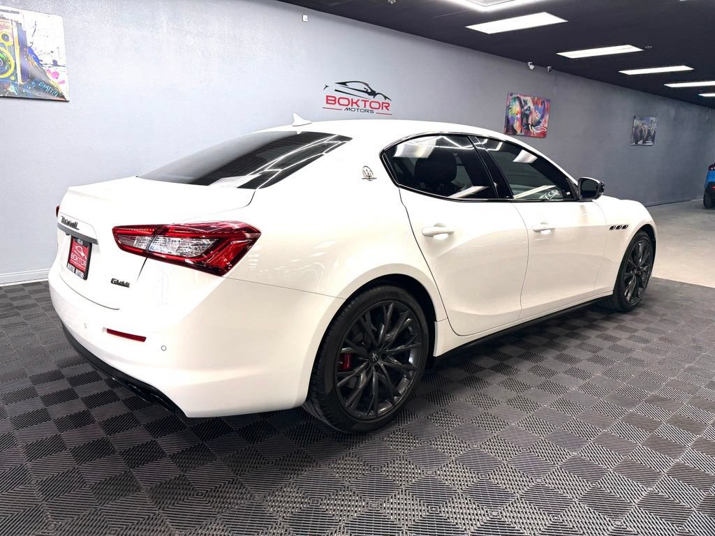 Used 2019 Maserati Ghibli S RWD image 15