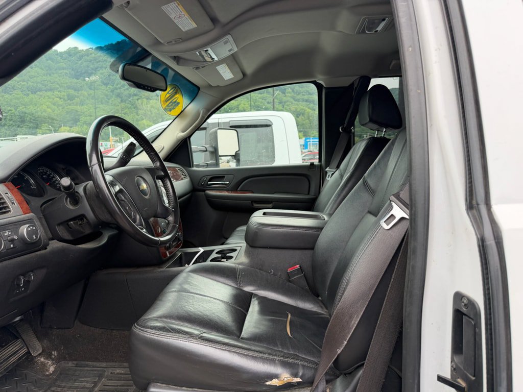 Used 2009 Chevrolet Silverado 2500 LTZ AWD/4WD image 5