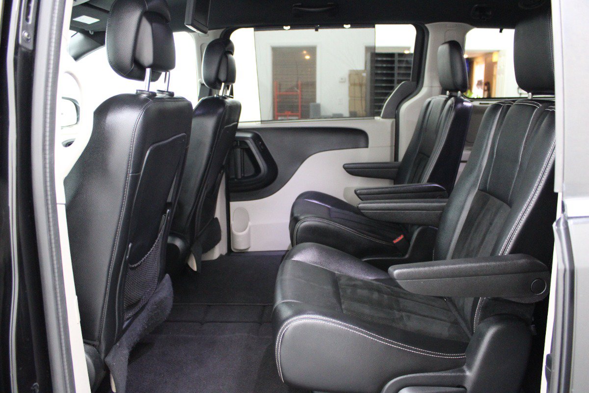 Used 2016 Dodge Grand Caravan SXT FWD image 8