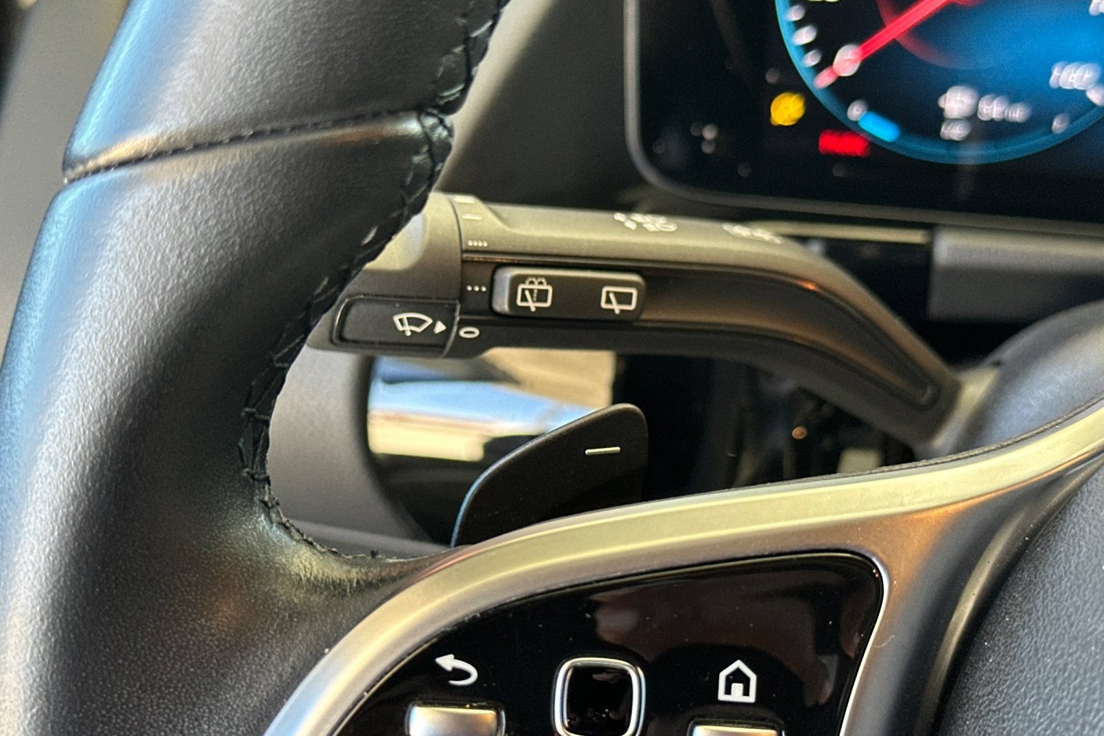 Certified 2023 Mercedes-Benz GLA 250 w/ Premium Package image 31