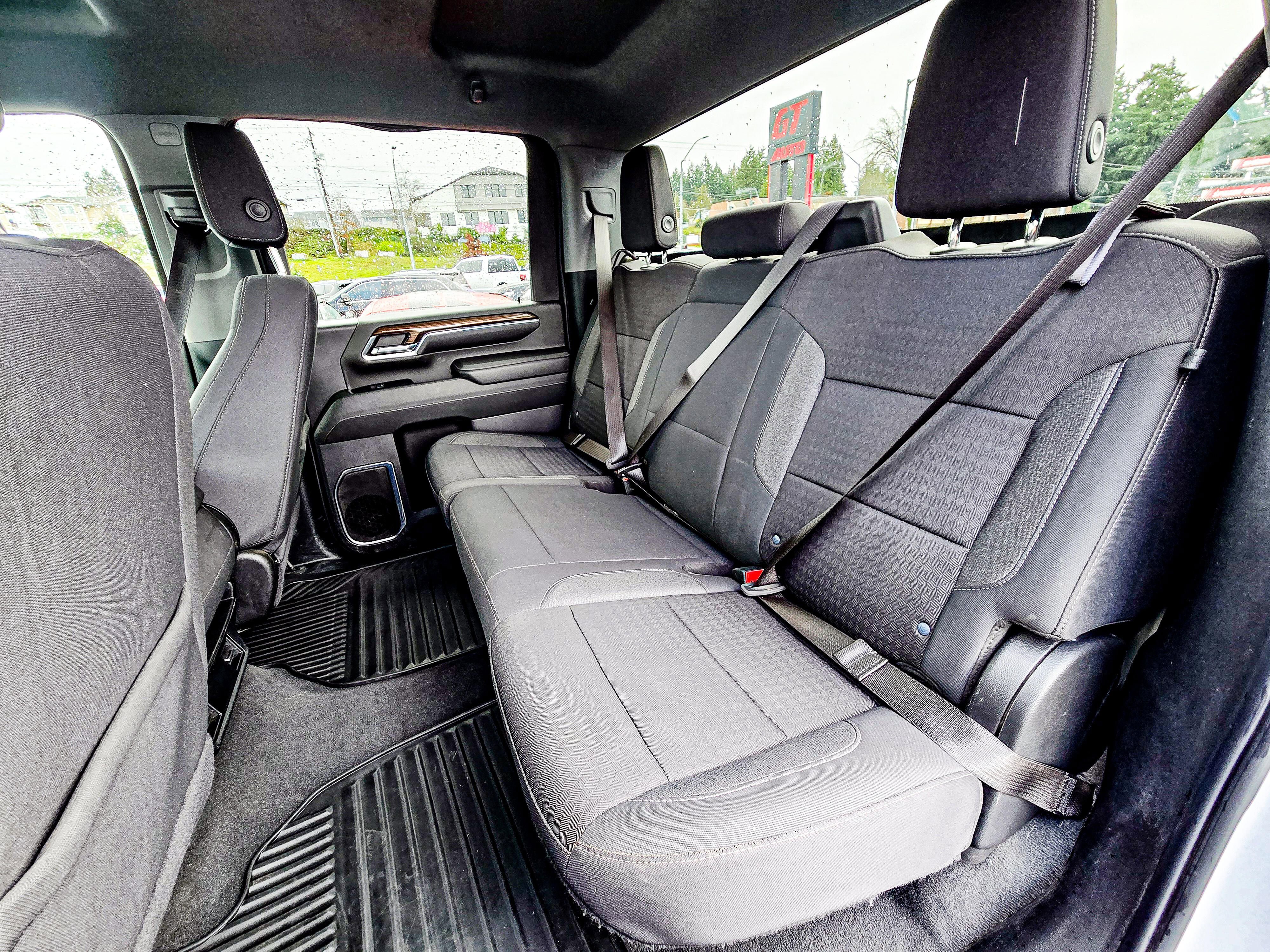 Used 2024 Chevrolet Silverado 3500 LT image 12