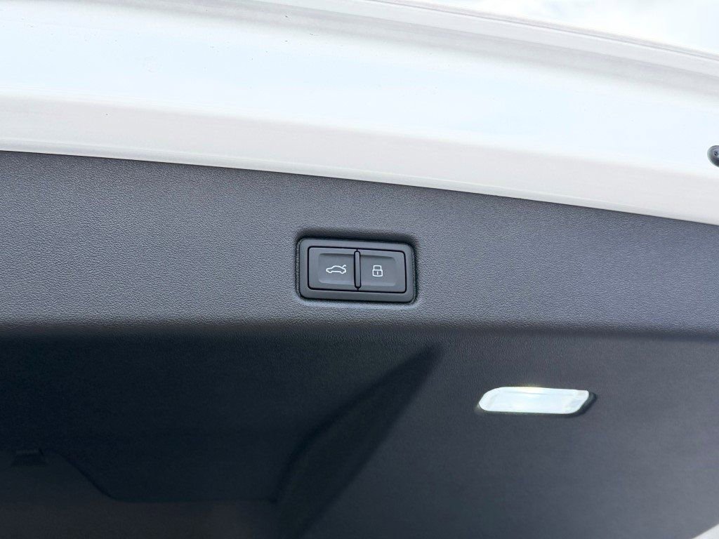 New 2025 Audi Q5 2.0T Premium Plus image 16