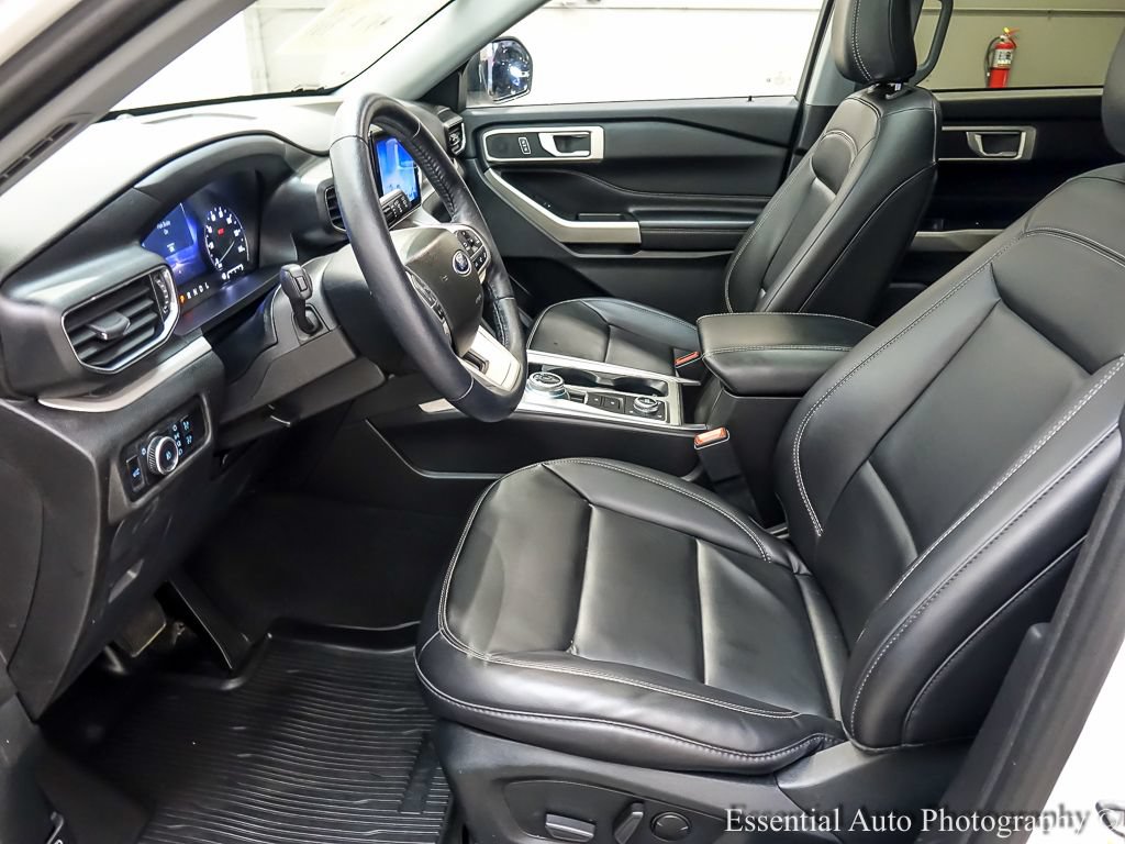 Used 2023 Ford Explorer XLT w/ Equipment Group 202A AWD/4WD image 9