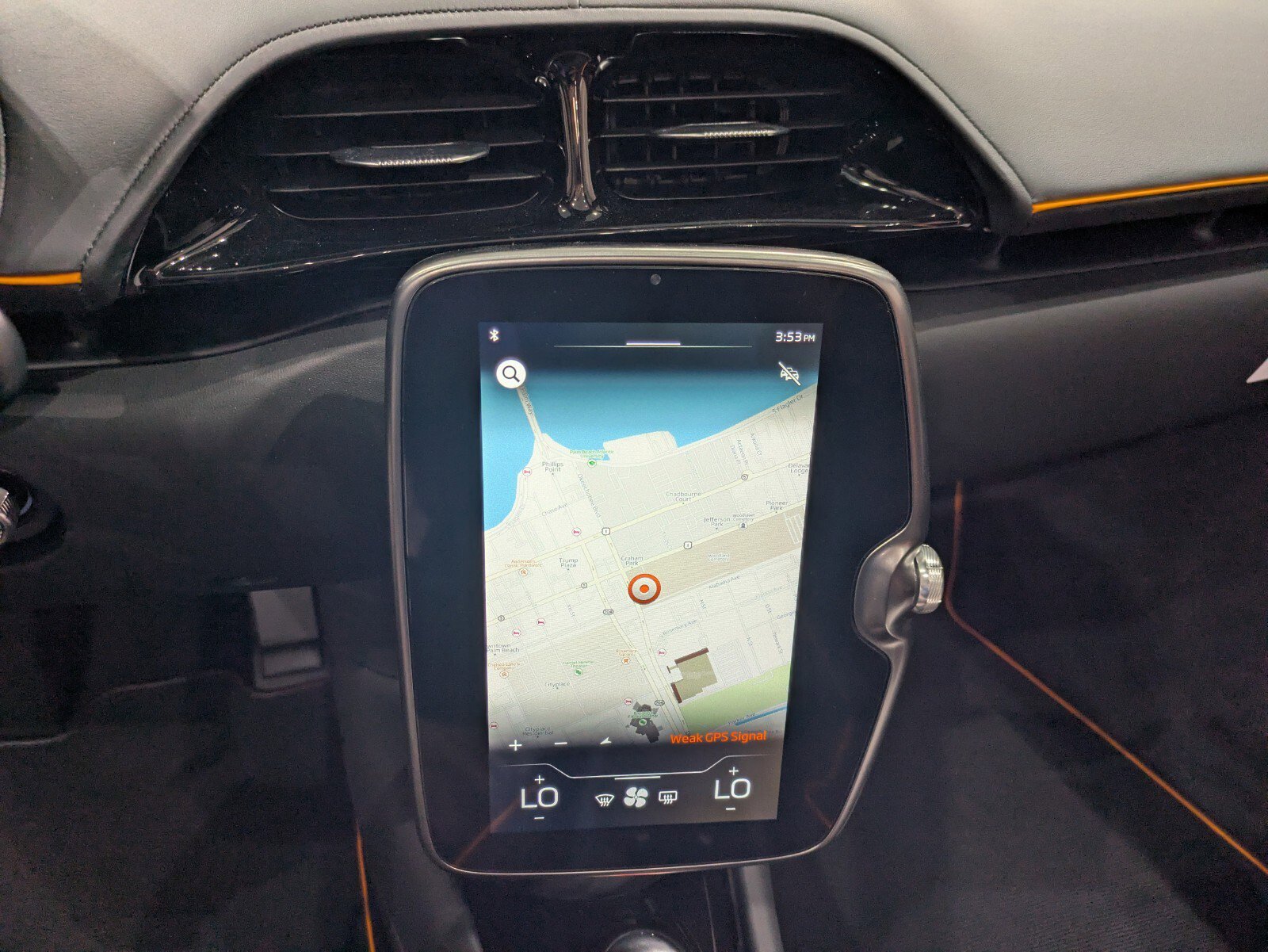 Used 2025 McLaren Artura Spider image 14