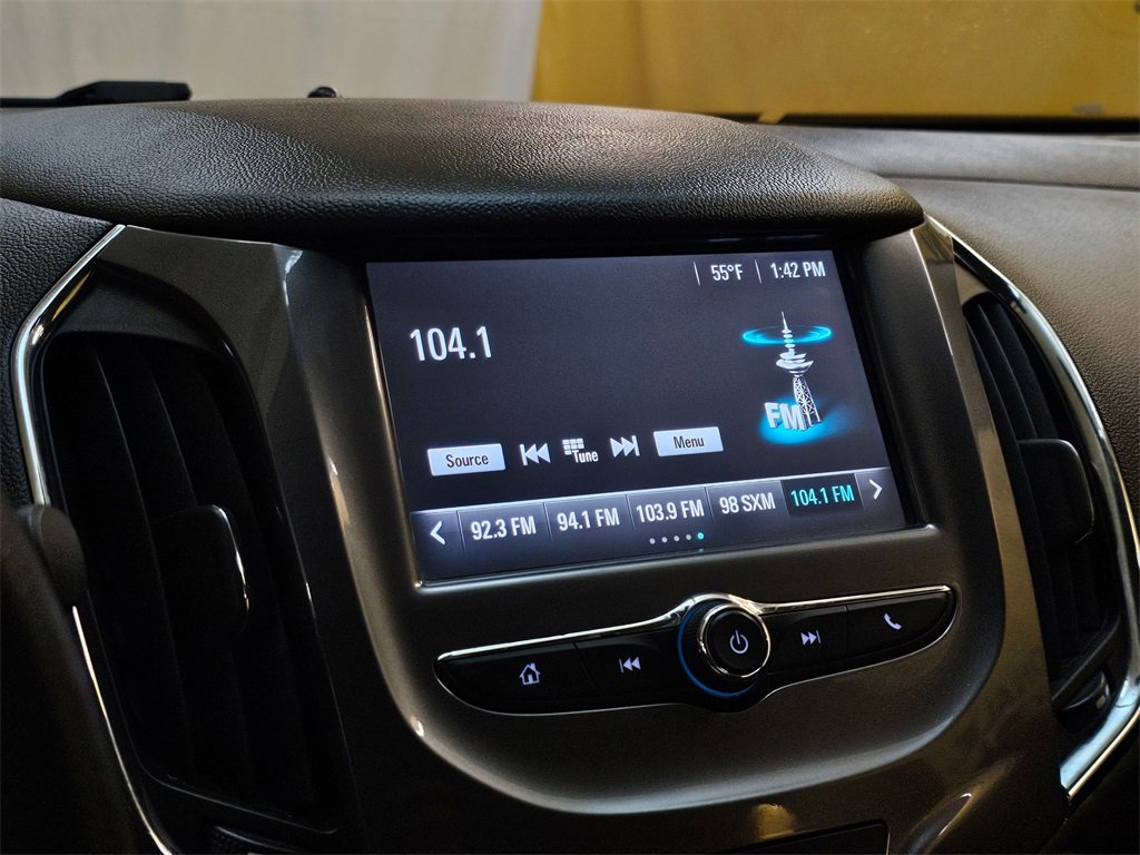 Used 2017 Chevrolet Cruze LT image 24