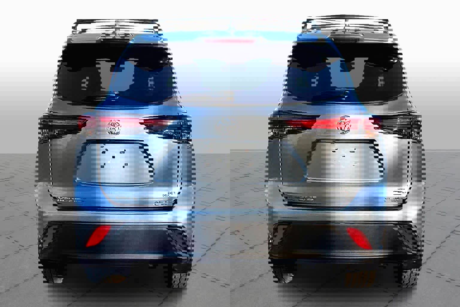 Used 2023 Toyota Highlander XLE image 5