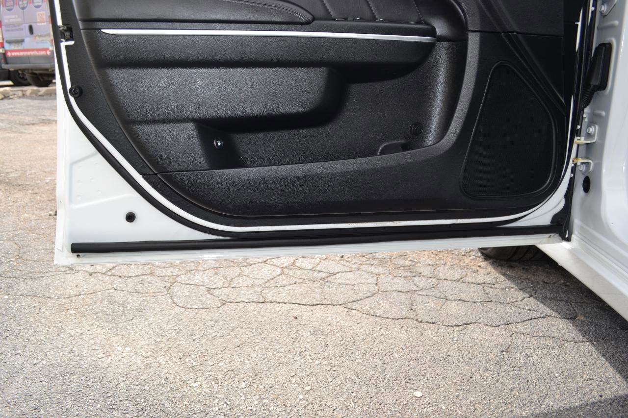 Used 2018 Dodge Charger GT image 29