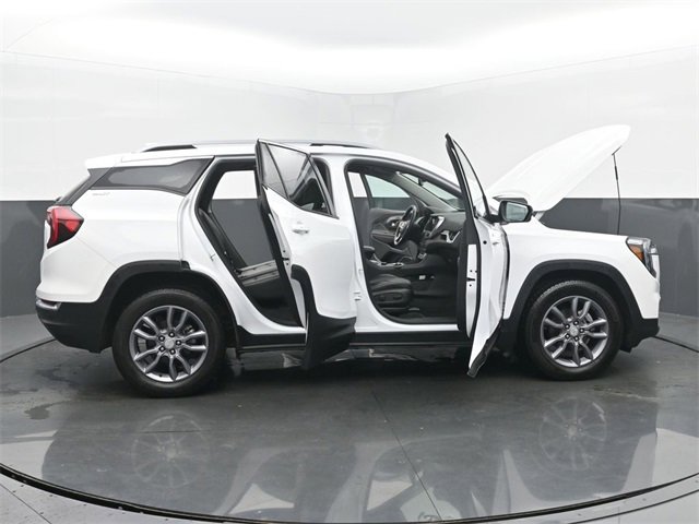 Used 2023 GMC Terrain SLT w/ LPO, Floor Liner Package image 57