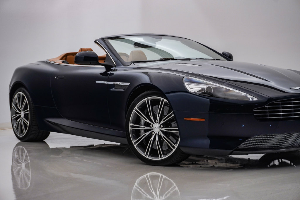 Used 2014 Aston Martin DB9 Volante RWD image 2