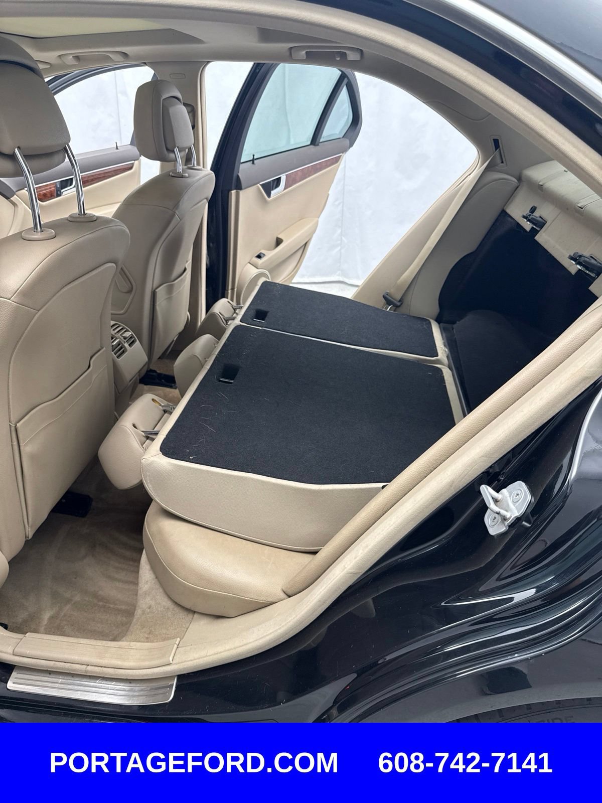 Used 2011 Mercedes-Benz C 300 4MATIC Sedan image 33