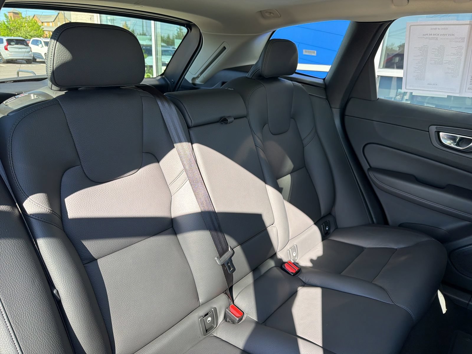 Used 2025 Volvo XC60 B5 Plus AWD/4WD image 24