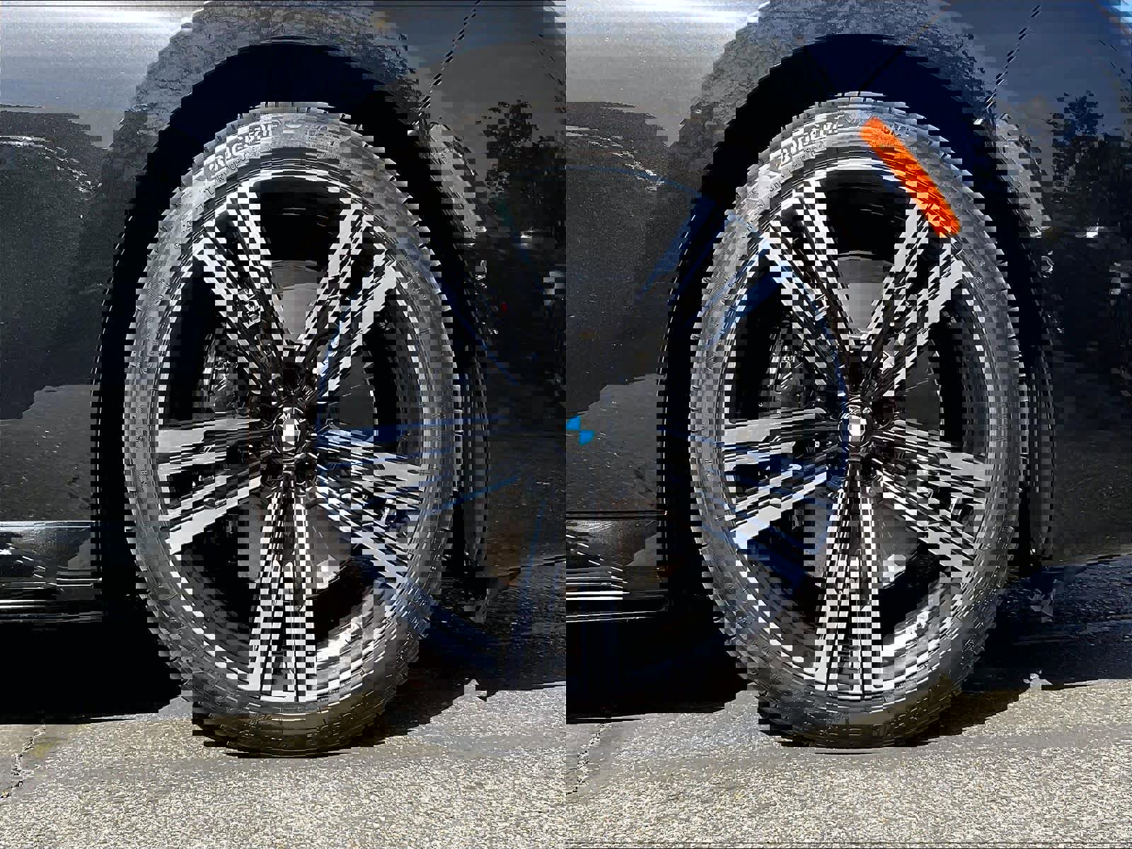 Used 2025 BMW 750e xDrive image 11