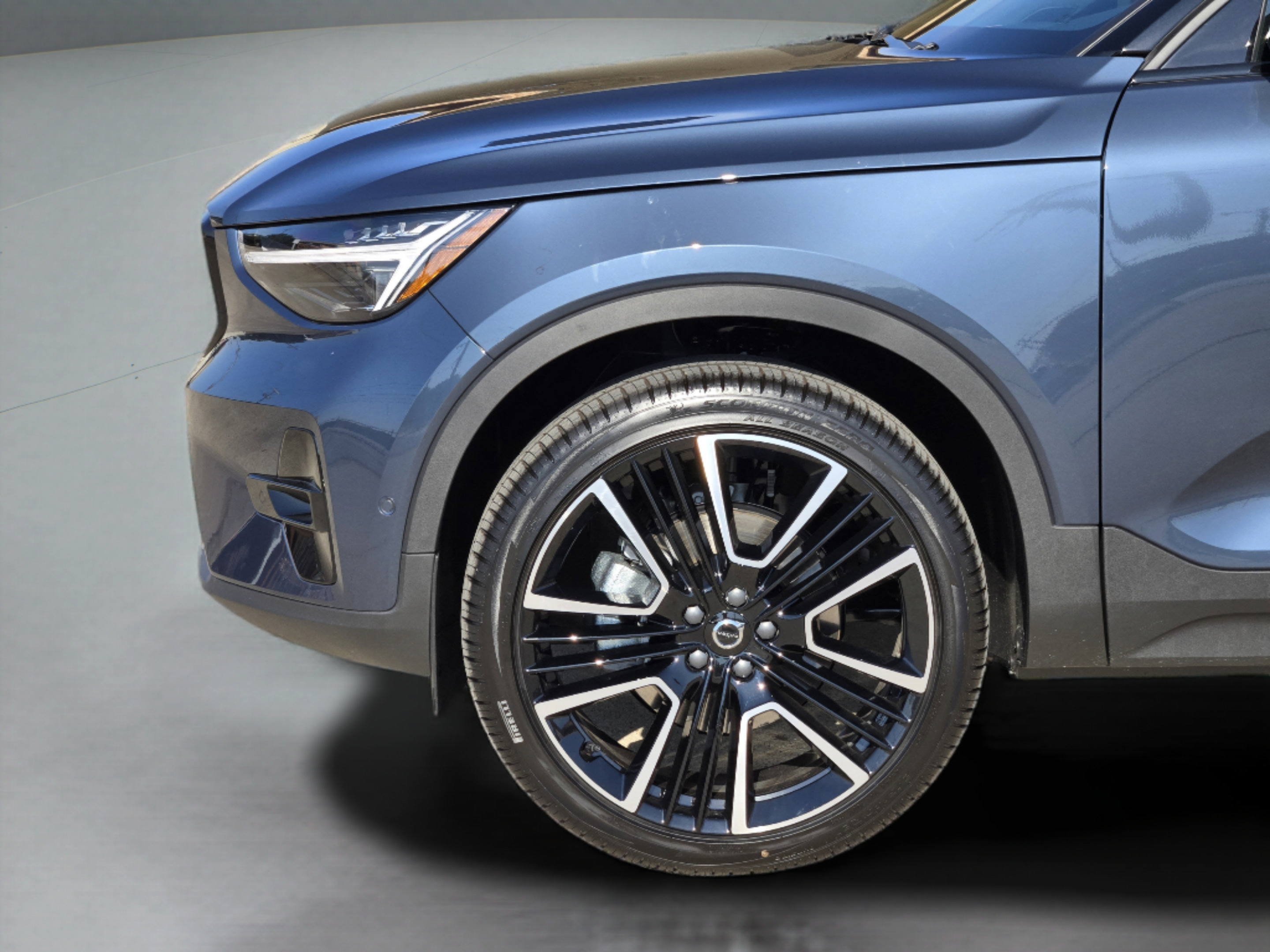 New 2026 Volvo XC40 B5 Ultra w/ Protection Package Premier AWD/4WD image 29