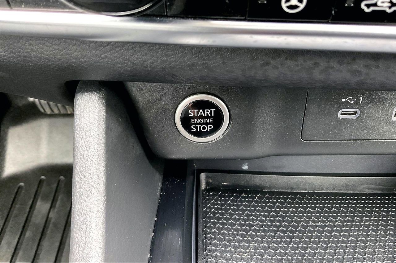 Used 2023 Nissan Rogue SV w/ SV Premium B Package image 28