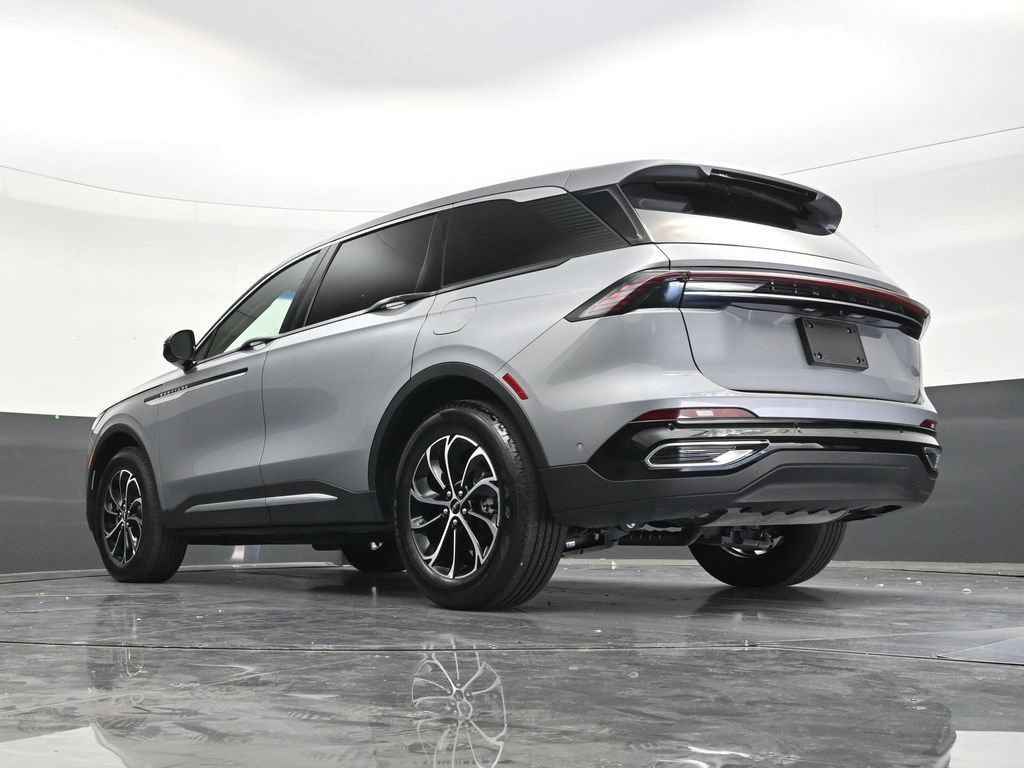 Used 2024 Lincoln Nautilus Premier AWD/4WD image 23