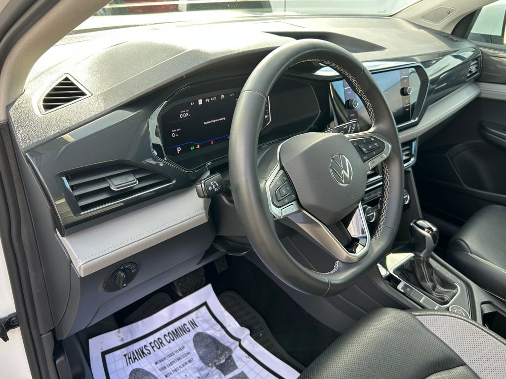 Used 2022 Volkswagen Taos SEL w/ Panoramic Sunroof Package image 18