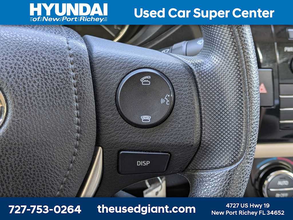 Used 2015 Toyota Corolla LE FWD image 25