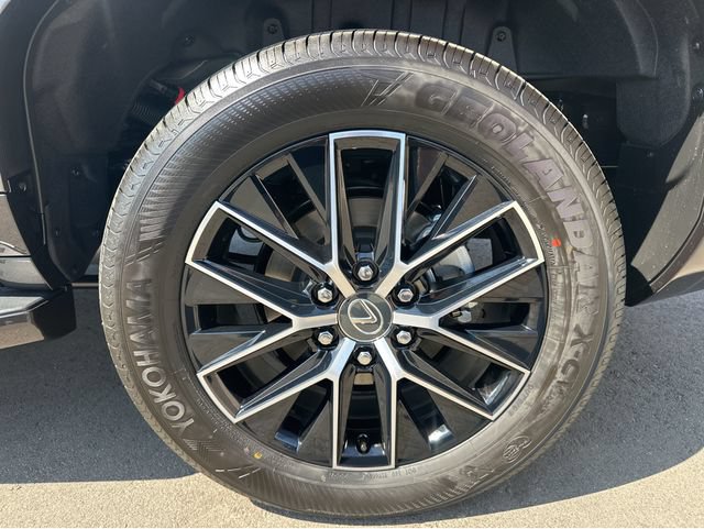 New 2026 Lexus GX 550 w/ Accessory Package (Z1) AWD/4WD image 21