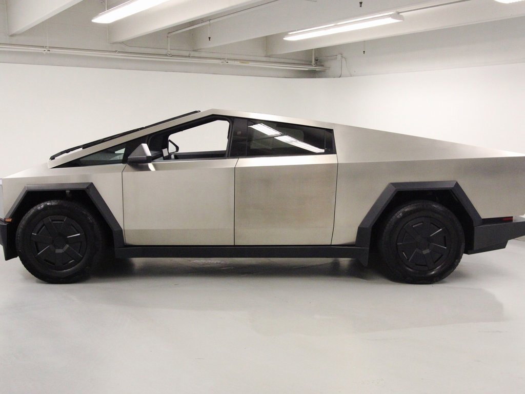 Used 2024 Tesla Cybertruck AWD Crew Cab image 7