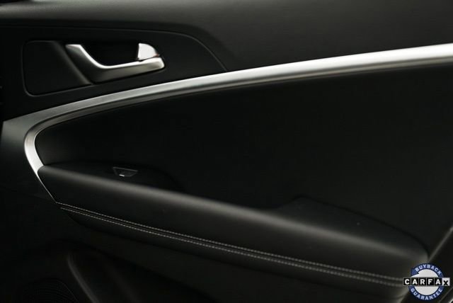 Used 2025 Genesis G70 2.5T image 29