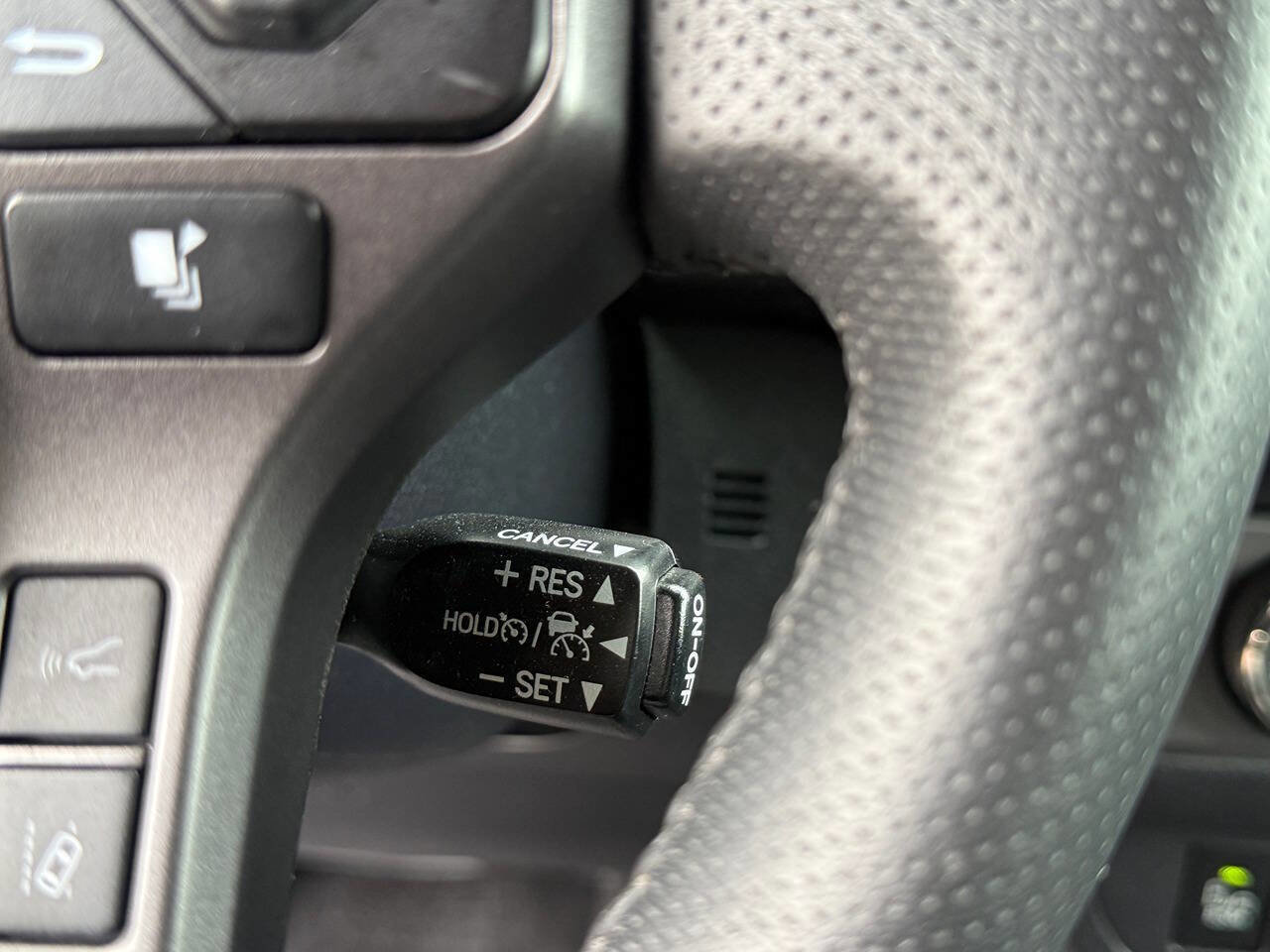 Used 2022 Toyota Tacoma TRD Off-Road image 23