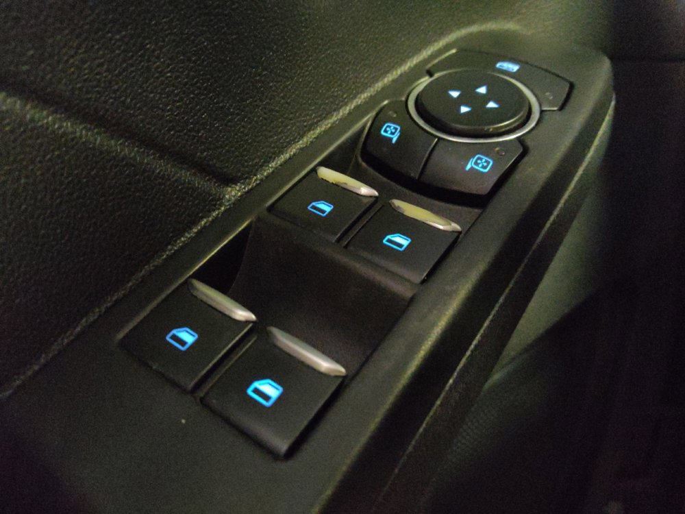 Used 2021 Ford Escape SE w/ Cold Weather Package FWD image 27