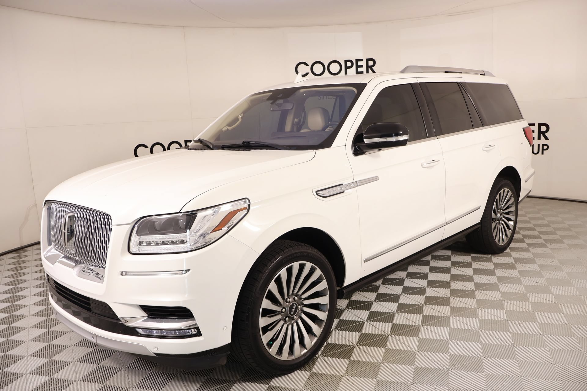 Used 2020 Lincoln Navigator Reserve w/ Luxury Package AWD/4WD image 11