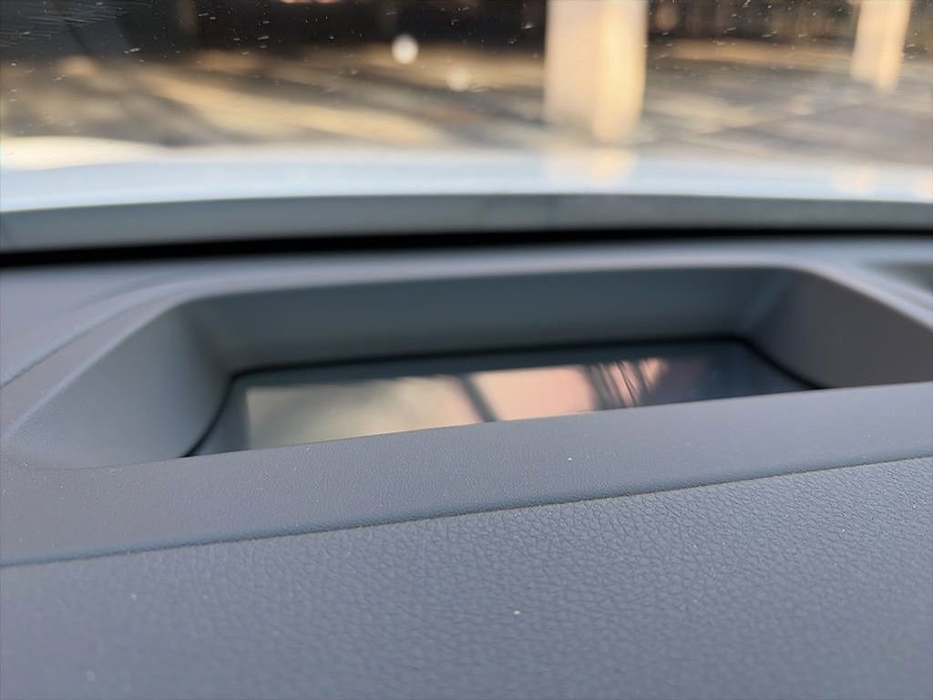 Used 2025 Genesis GV60 RWD image 10