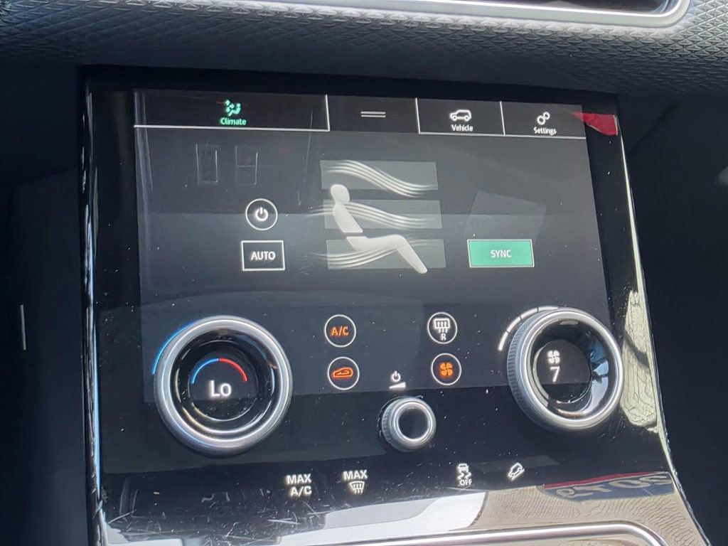 Used 2019 Land Rover Range Rover Velar R-Dynamic SE AWD/4WD image 22