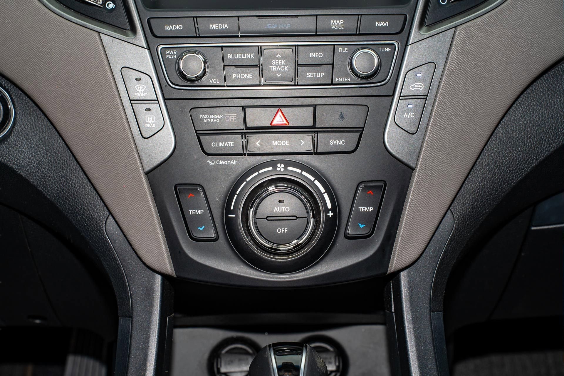 Used 2018 Hyundai Santa Fe Sport image 24