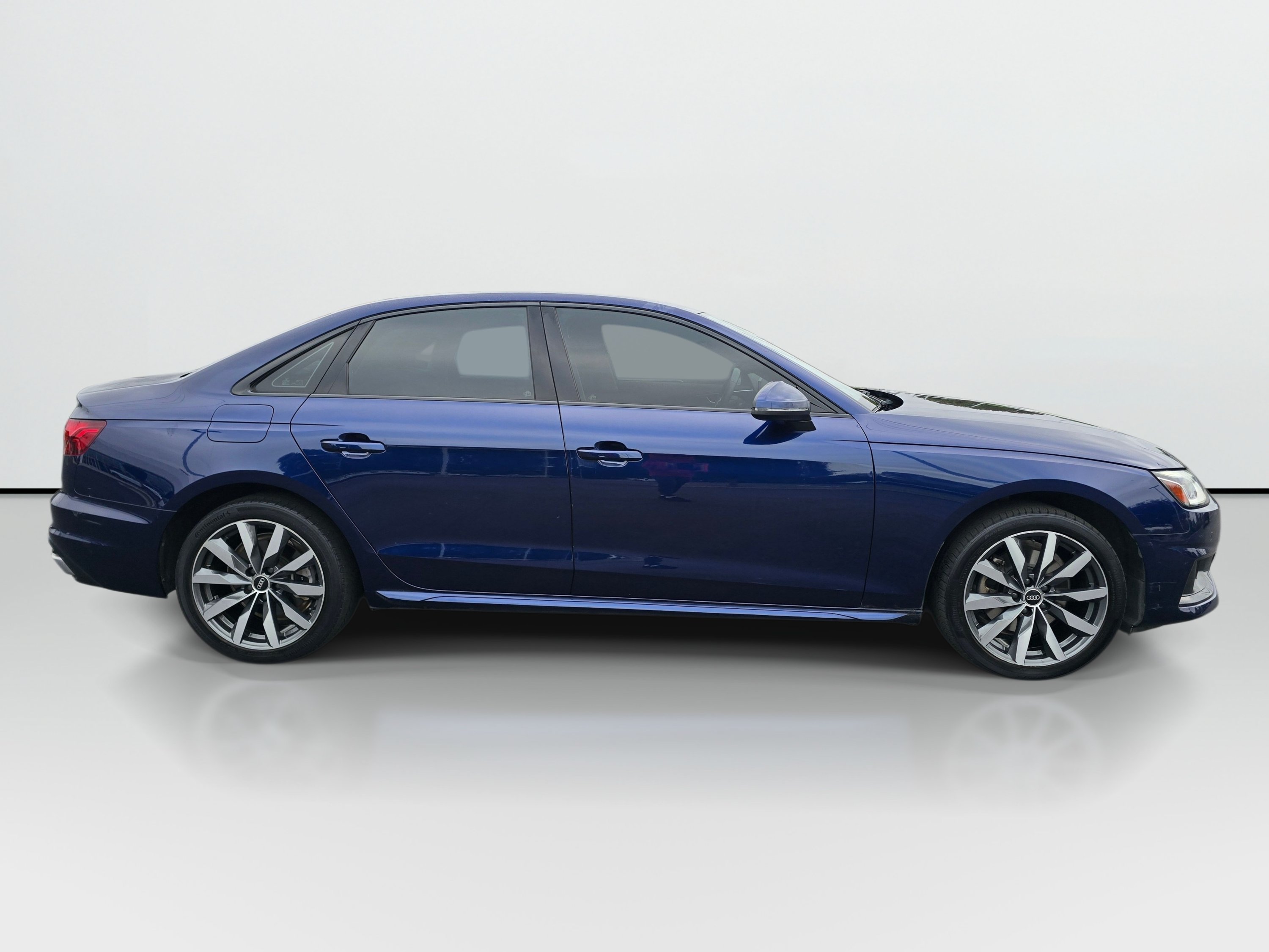 Used 2023 Audi A4 2.0T Premium Plus w/ Premium Plus Package AWD/4WD image 6