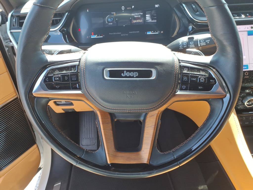 Used 2022 Jeep Grand Cherokee Summit AWD/4WD image 24