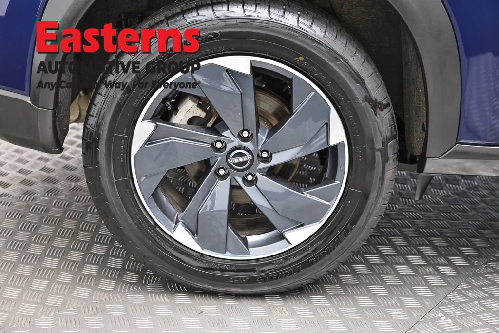 Used 2024 Nissan Rogue SV AWD/4WD image 30