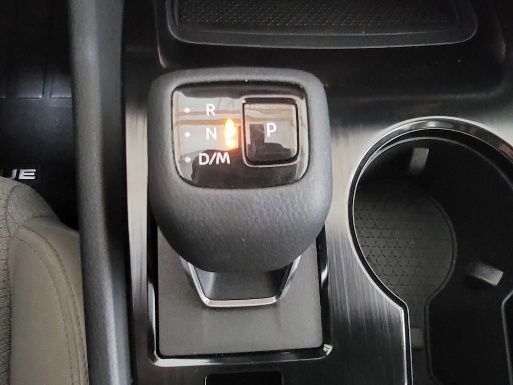 Used 2022 Nissan Rogue SV FWD image 18