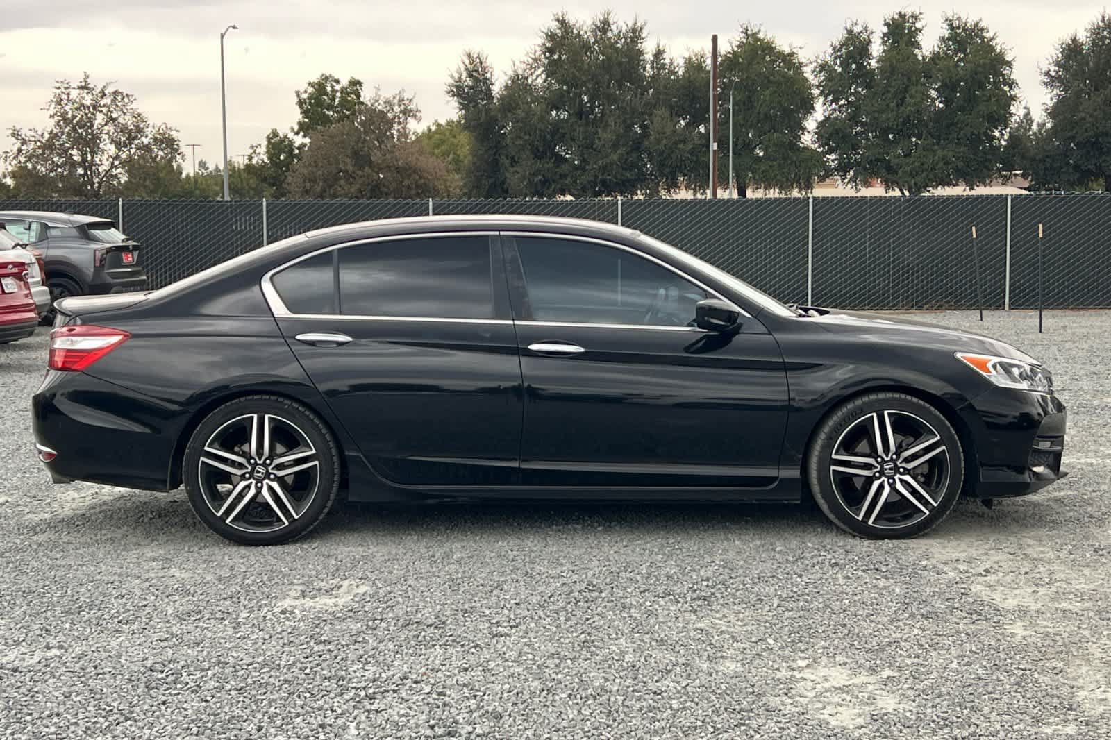 Used 2016 Honda Accord Sport image 8